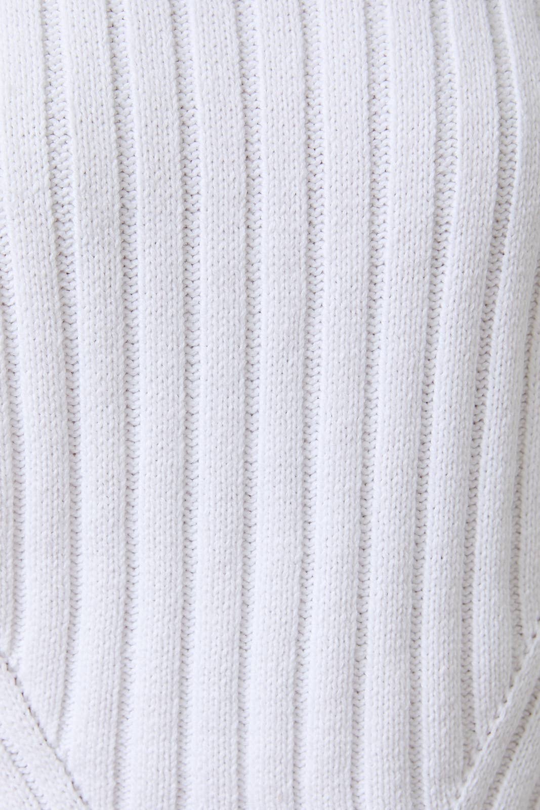 White round neck sweater